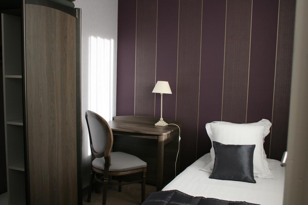 Hostellerie De La Quenoeuille Marquise Room photo